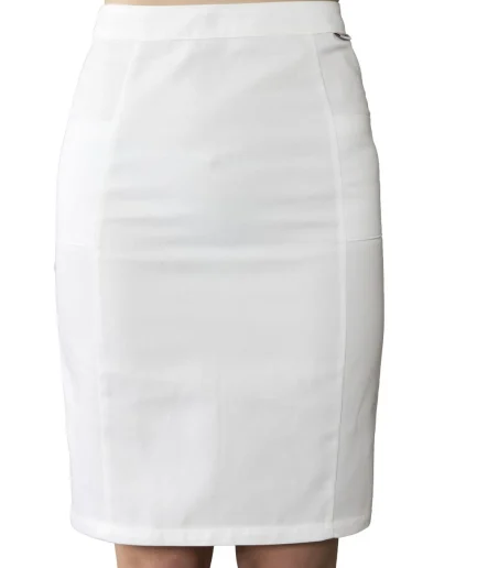 Ženska radna suknja 0155 bijela – strukirana medicinska suknja do koljena